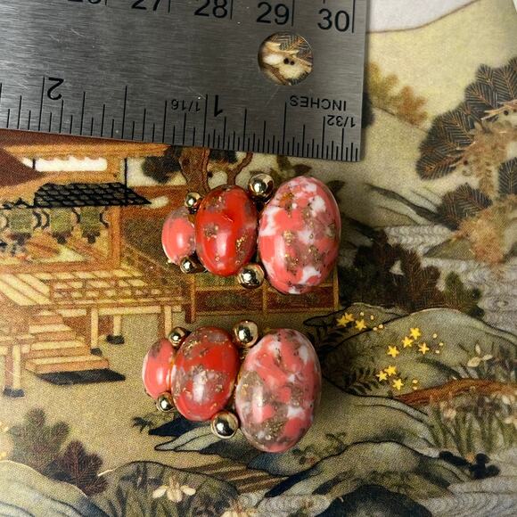 Vintage 1980s Coral Pink, Cream & Gold Fleck Resin Stone Clip Earrings - Picture 8 of 8